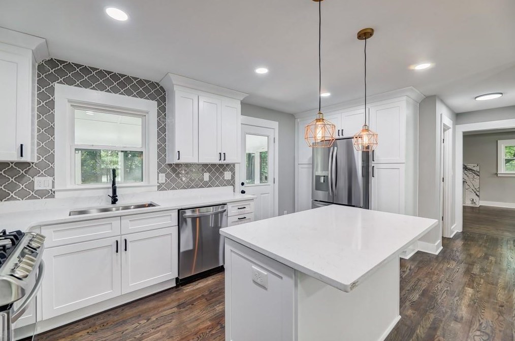 5625 Roberts Dr, Atlanta GA  30338-2733 exterior