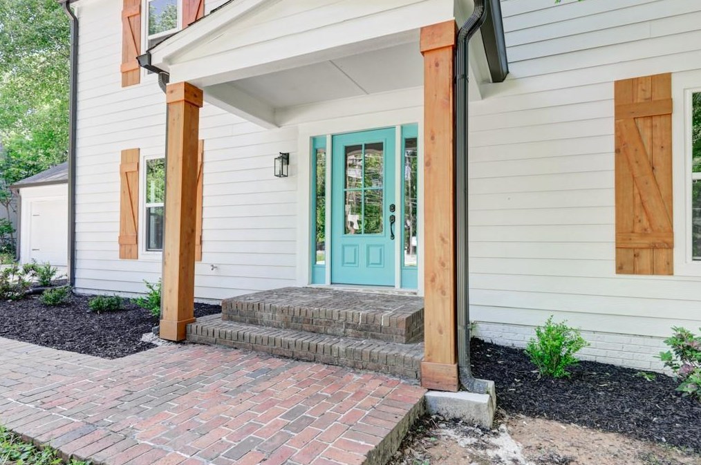 5625 Roberts Dr, Atlanta GA  30338-2733 exterior