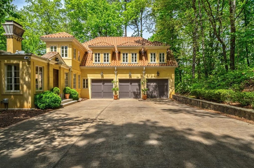 4491 Sentinel Post Rd, Atlanta GA  30327-3911 exterior