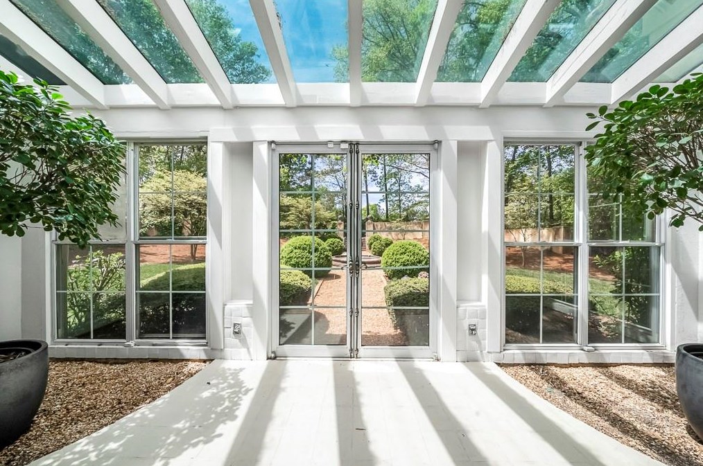 4491 Sentinel Post Rd, Atlanta GA  30327-3911 exterior