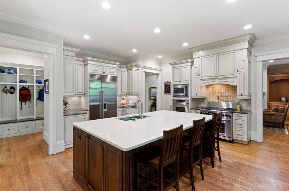 3389 Woodrow Way, Atlanta GA  30319-2448 exterior