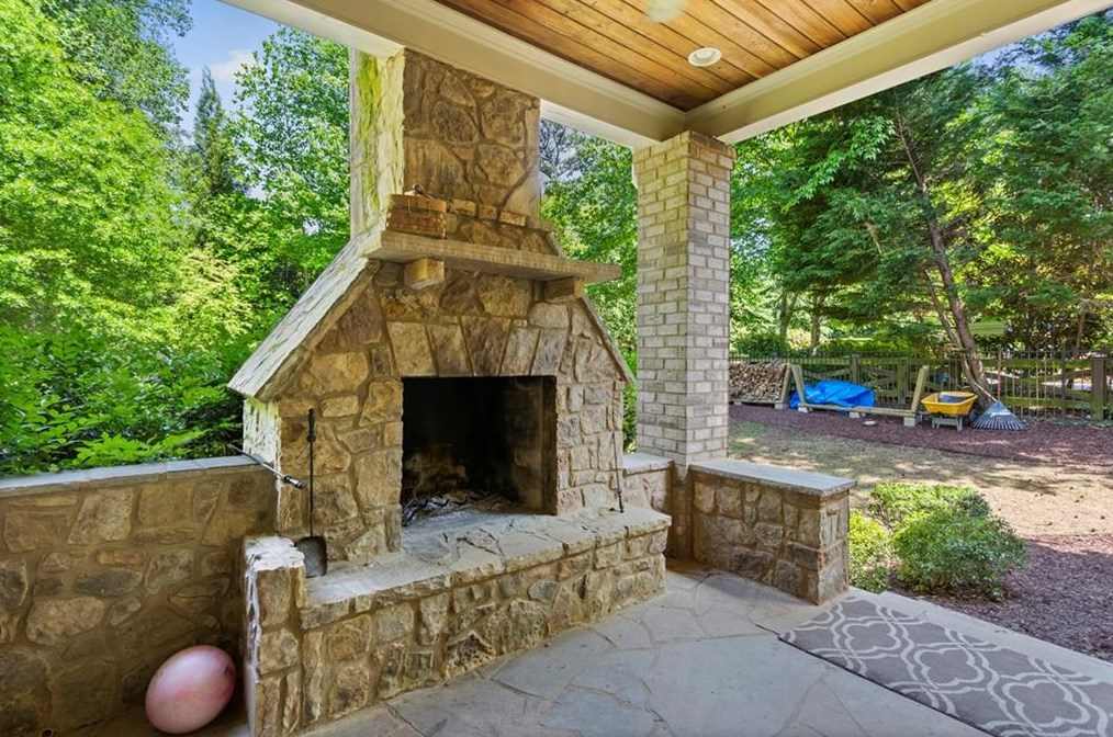3389 Woodrow Way, Atlanta GA  30319-2448 exterior