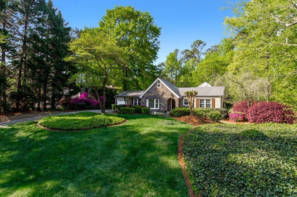 1185 Pine Ridge Rd, Atlanta, GA 30324-2526