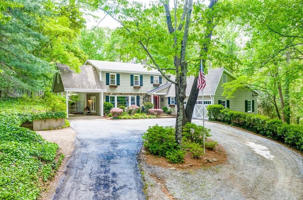 1669 Spalding Dr, Atlanta, GA 30350-4215