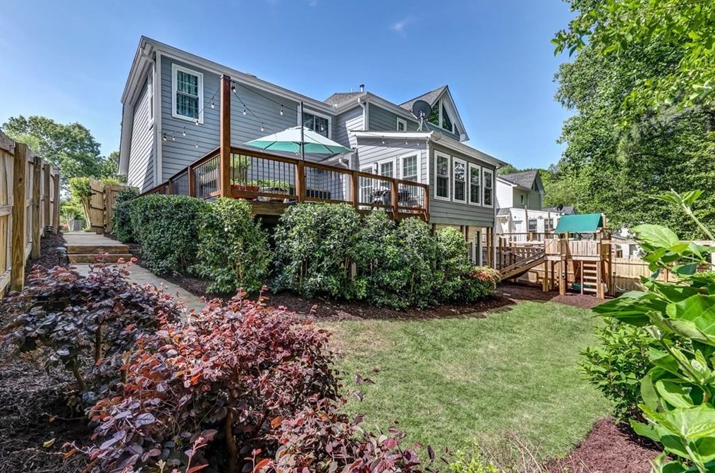 1090 Oakland Trce, Atlanta GA  30319-2671 exterior