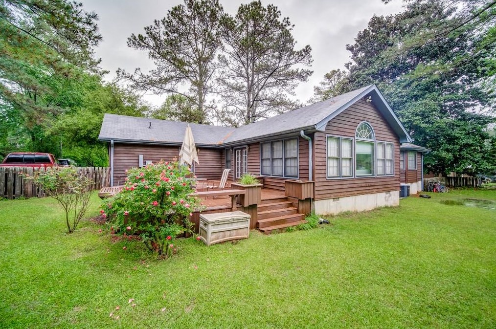 647 Hickory Hollow Ln, Jonesboro, GA 30238-5935