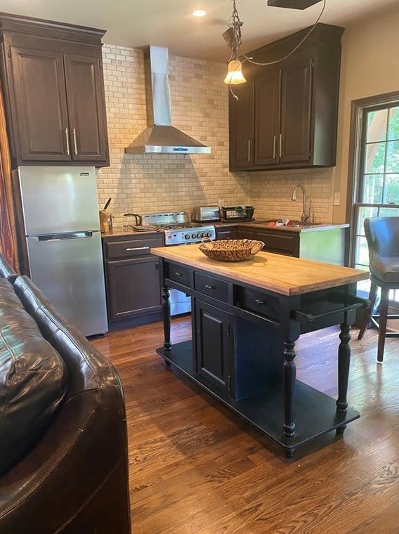 1175 Marka Ln, Alpharetta GA  30004-1413 exterior