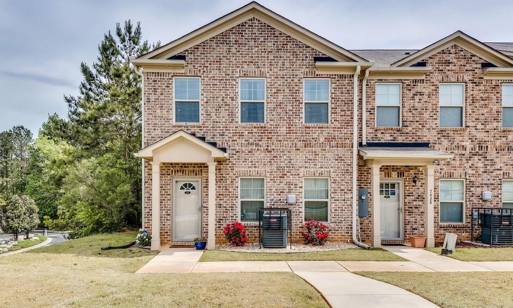 7424 Pine Brook Rd, Stockbridge, GA 30281