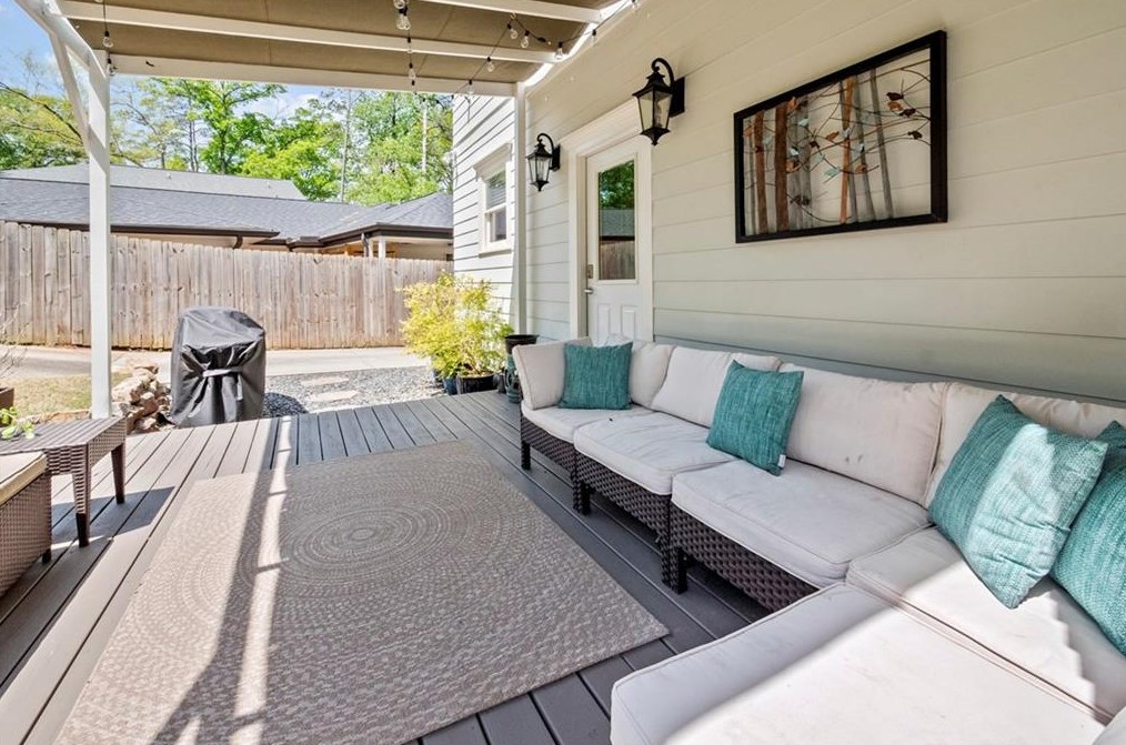 2505 Midway Rd, Decatur GA  30030-4565 exterior