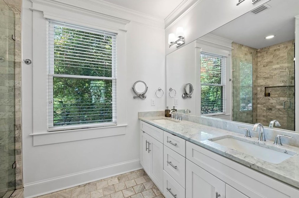 2505 Midway Rd, Decatur GA  30030-4565 exterior