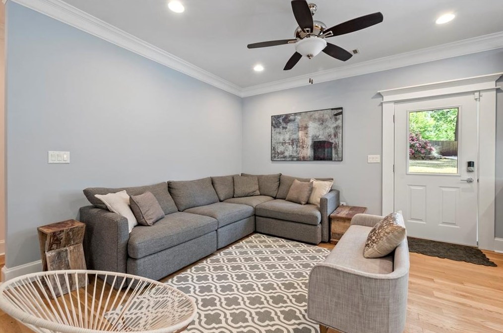 2505 Midway Rd, Decatur GA  30030-4565 exterior