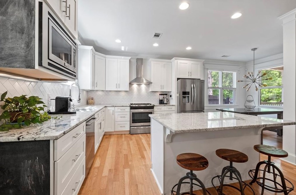 2505 Midway Rd, Decatur GA  30030-4565 exterior