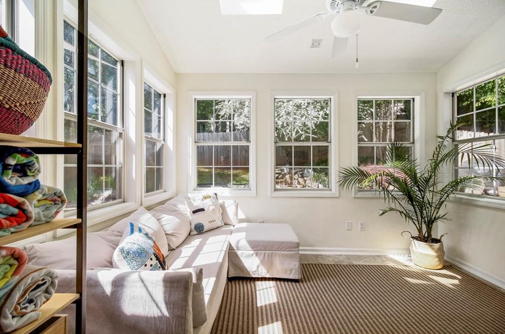 1098 Ashbury Dr, Decatur GA  30030-4165 exterior