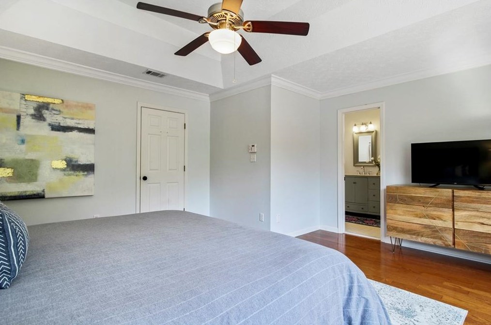 1098 Ashbury Dr, Decatur GA  30030-4165 exterior