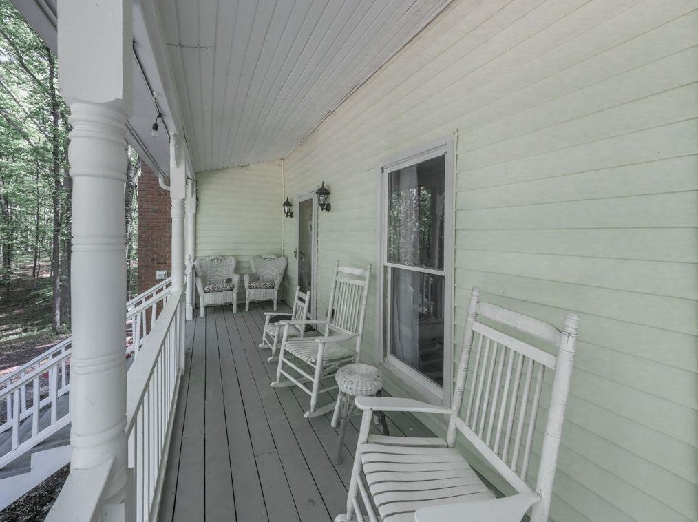 507 Northwoods Dr, Ball Ground, GA 30107