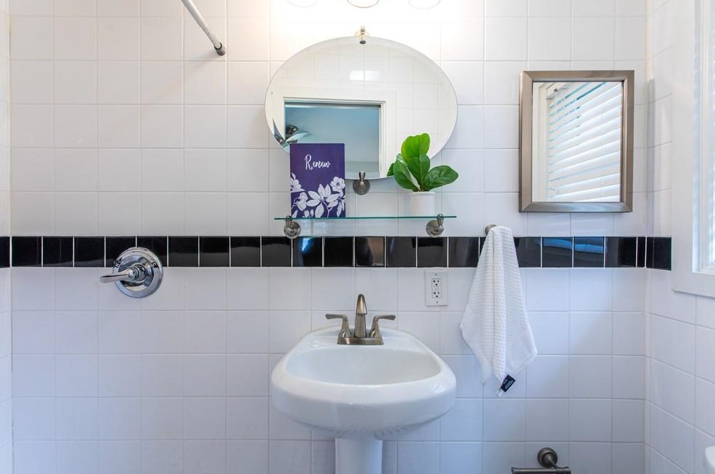 3093 Mount Olive Dr, Decatur GA  30033-3027 exterior