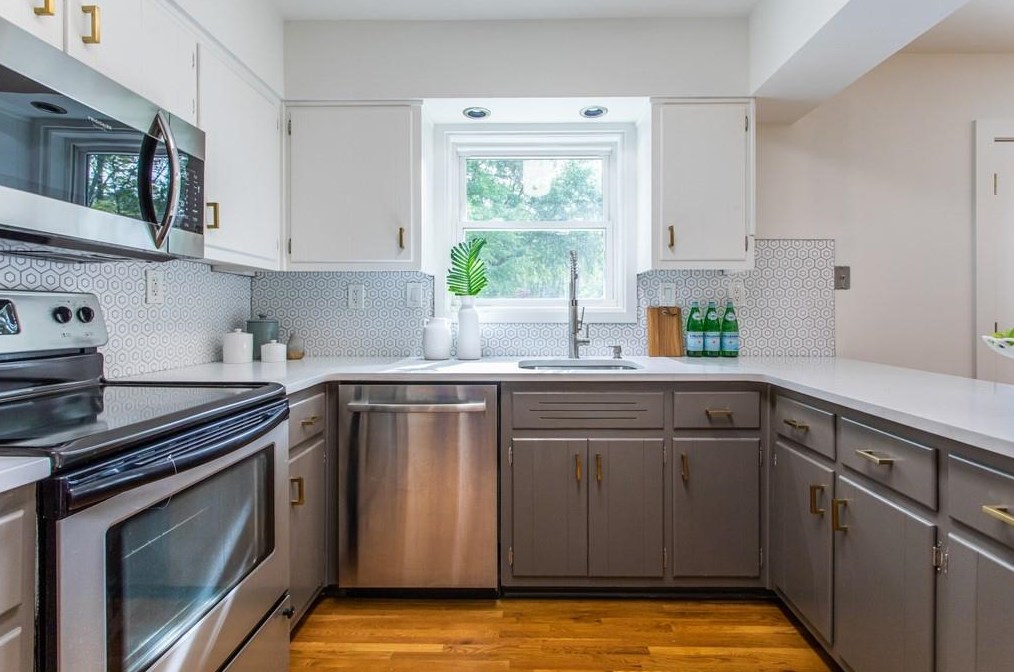 3093 Mount Olive Dr, Decatur GA  30033-3027 exterior