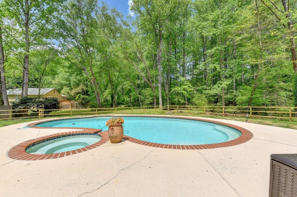 10670 Colony Glen Dr, Alpharetta, GA 30022-4914