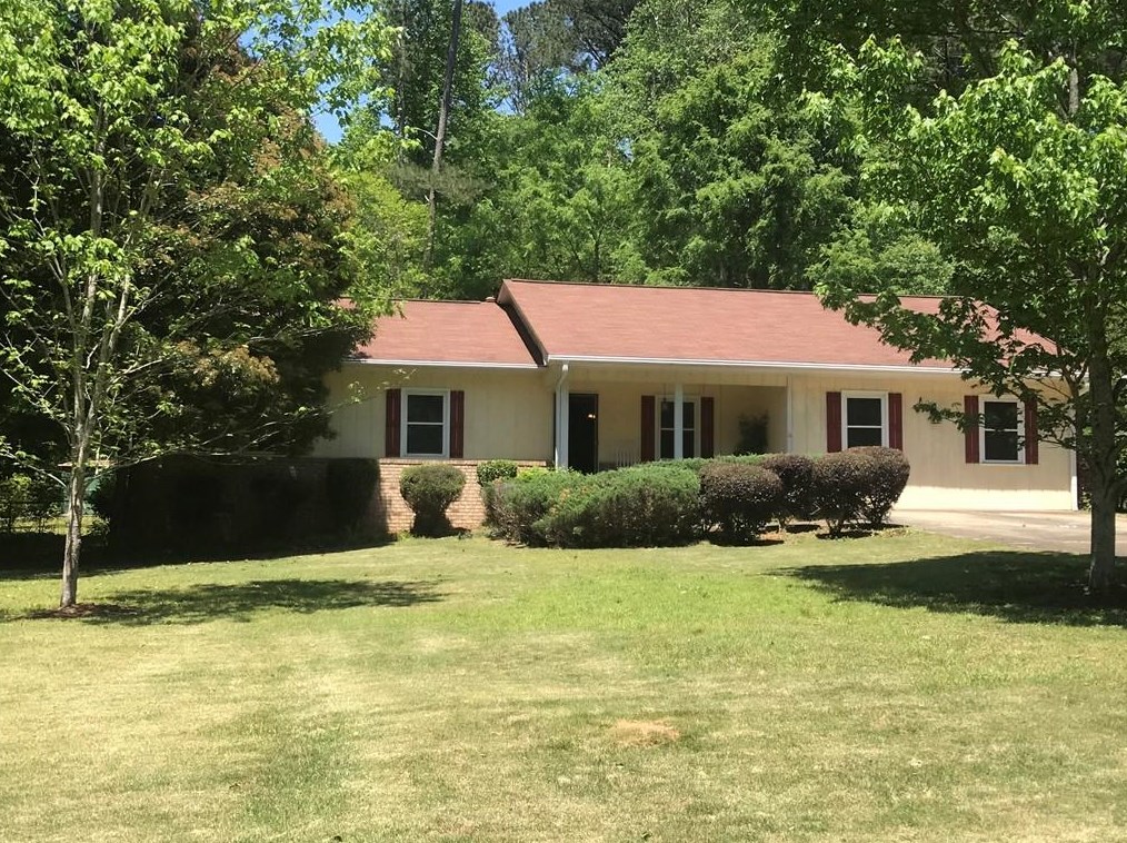 34 Fair Oaks Dr, Conyers, GA 30094