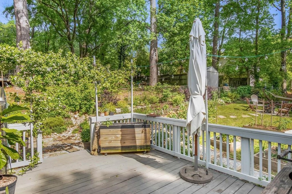 3143 Flamingo Dr, Decatur GA  30033-3905 exterior