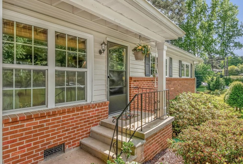 3143 Flamingo Dr, Decatur GA  30033-3905 exterior