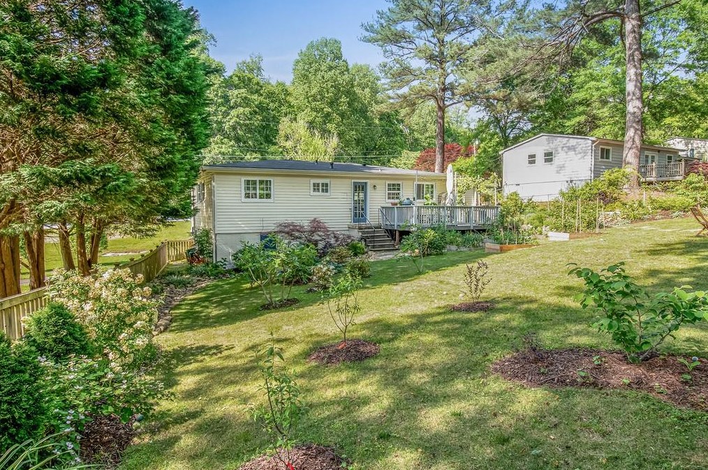 3143 Flamingo Dr, Decatur GA  30033-3905 exterior