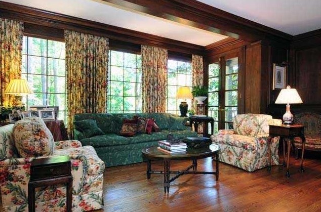 2827 Wyngate Dr, Atlanta GA  30305-2833 exterior