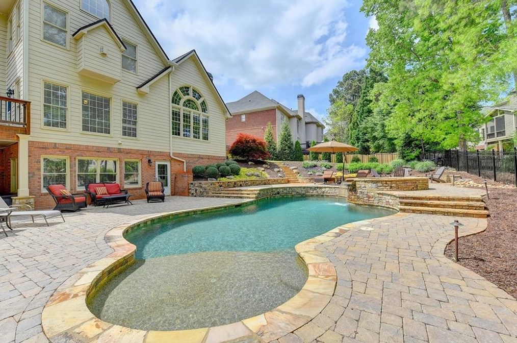 120 Hollymount Rd, Alpharetta, GA 30022-3708