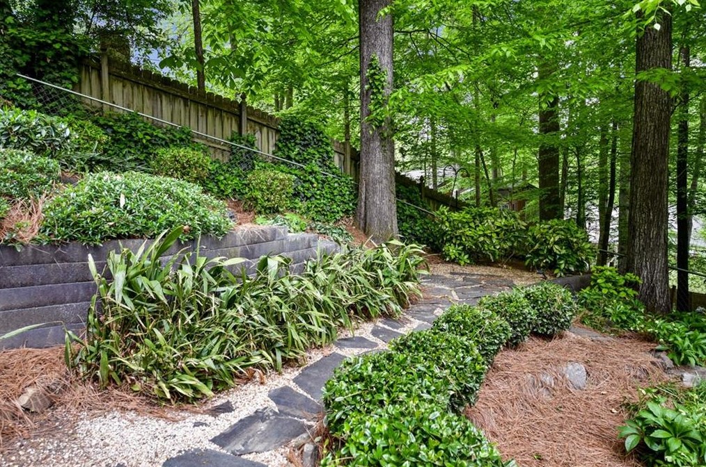 1270 Old Woodbine Rd, Atlanta GA  30319-1038 exterior