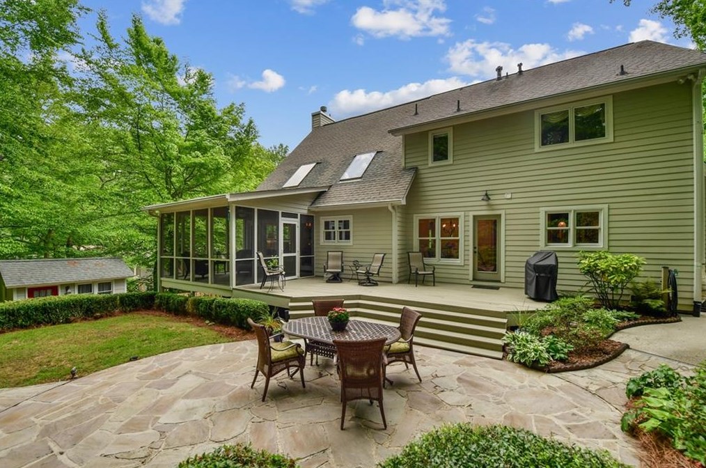 1270 Old Woodbine Rd, Atlanta GA  30319-1038 exterior