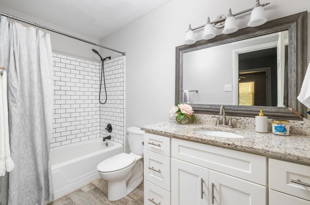 2139 Troutdale Dr, Decatur GA  30032-6045 exterior