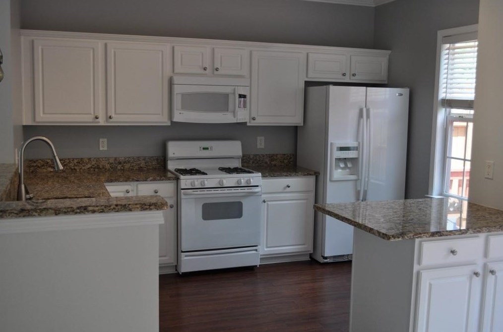 1028 Thornborough Dr, Alpharetta, GA 30004