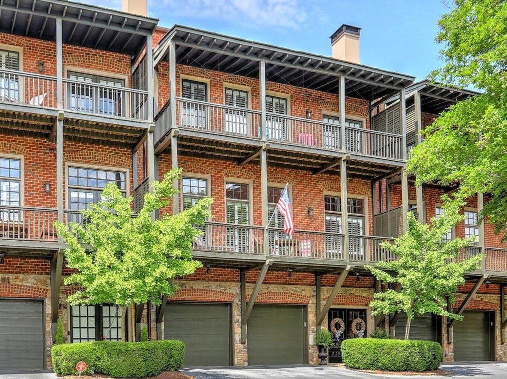 215 Founders Mill Ct, Roswell, GA 30075-4989