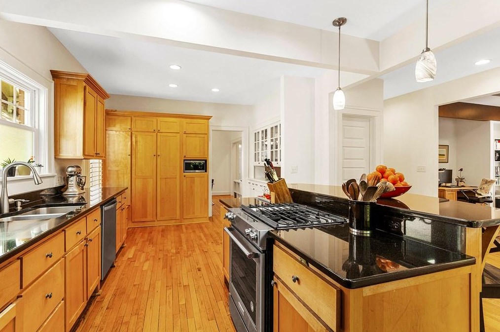 142 Superior Ave, Decatur GA  30030-1813 exterior