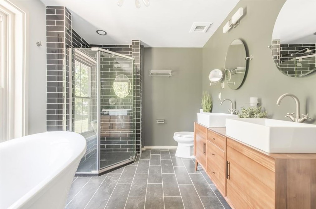 2491 Tilson Rd, Decatur GA  30032-5448 exterior