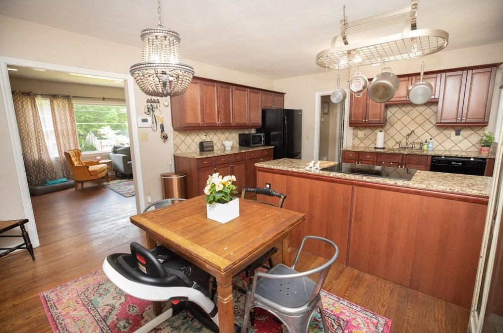 2333 Wineleas Rd, Decatur GA  30033-5518 exterior