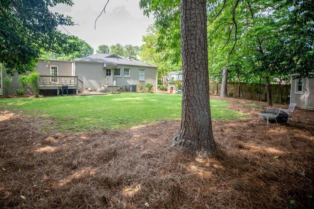 2333 Wineleas Rd, Decatur GA  30033-5518 exterior