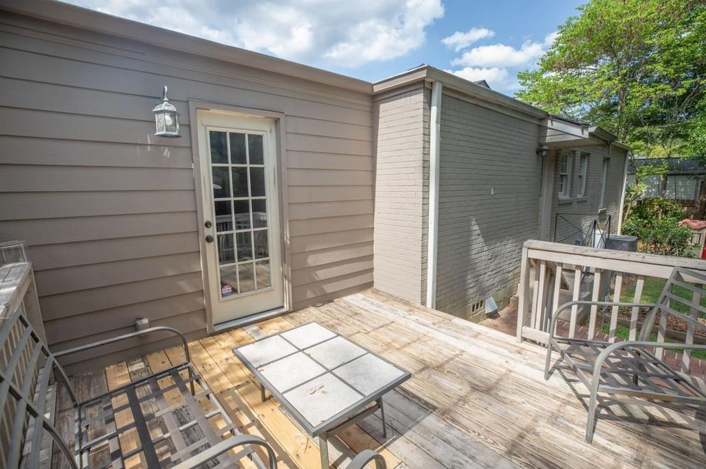 2333 Wineleas Rd, Decatur GA  30033-5518 exterior