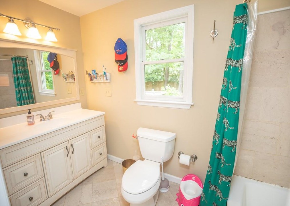 2333 Wineleas Rd, Decatur GA  30033-5518 exterior