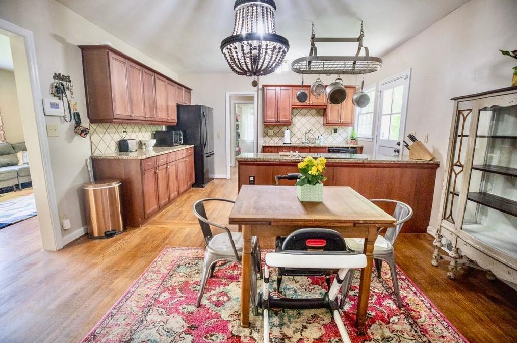 2333 Wineleas Rd, Decatur GA  30033-5518 exterior