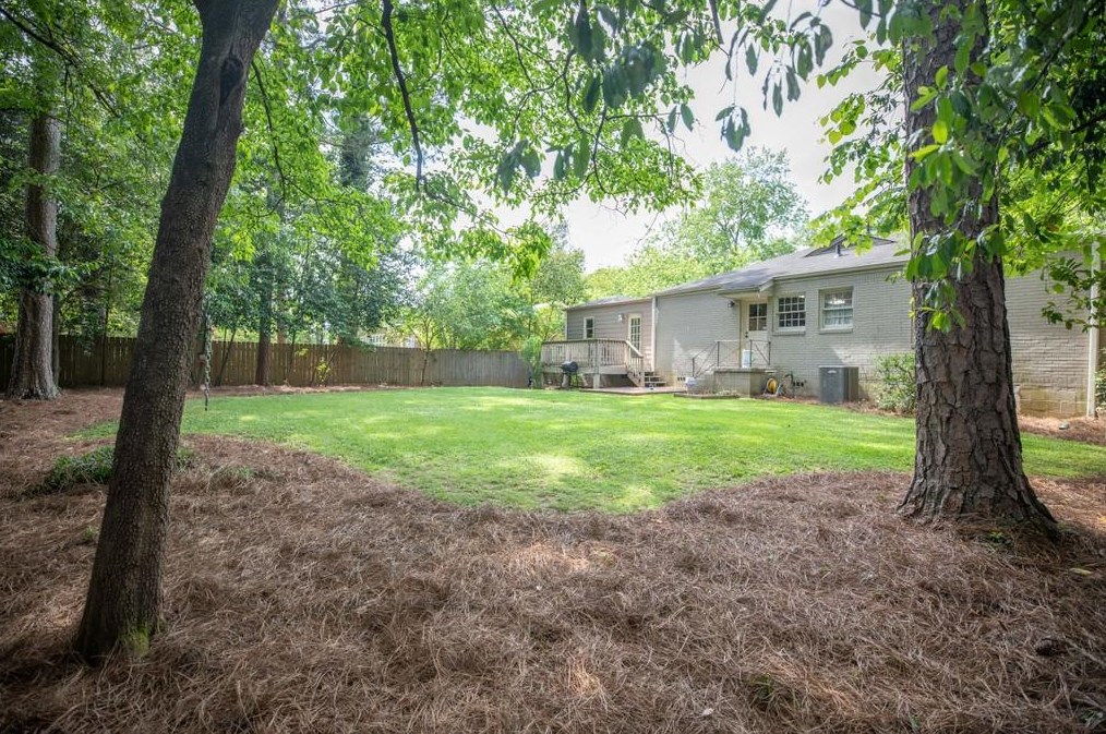 2333 Wineleas Rd, Decatur GA  30033-5518 exterior