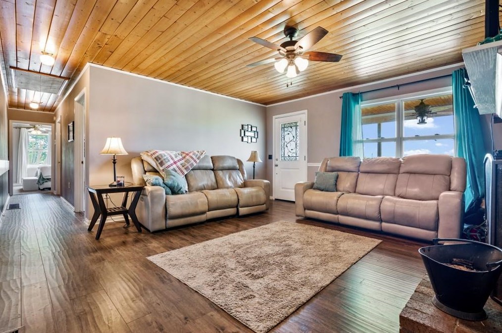 5268 Clarks Bridge Rd, Gainesville, GA 30506