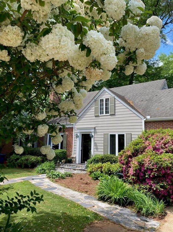 213 Shadowmoor Dr, Decatur GA  30030-3850 exterior