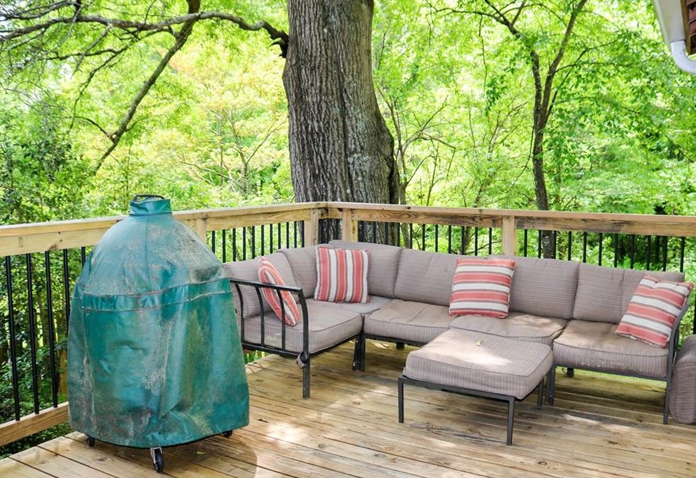 213 Shadowmoor Dr, Decatur GA  30030-3850 exterior