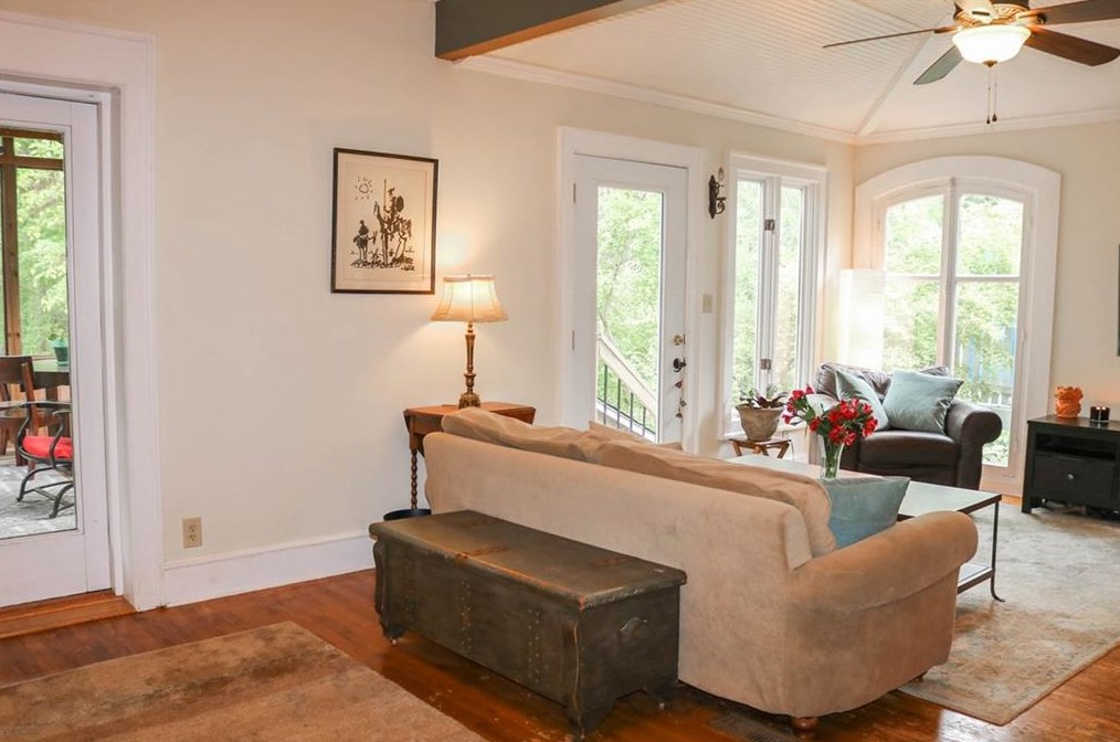 213 Shadowmoor Dr, Decatur GA  30030-3850 exterior