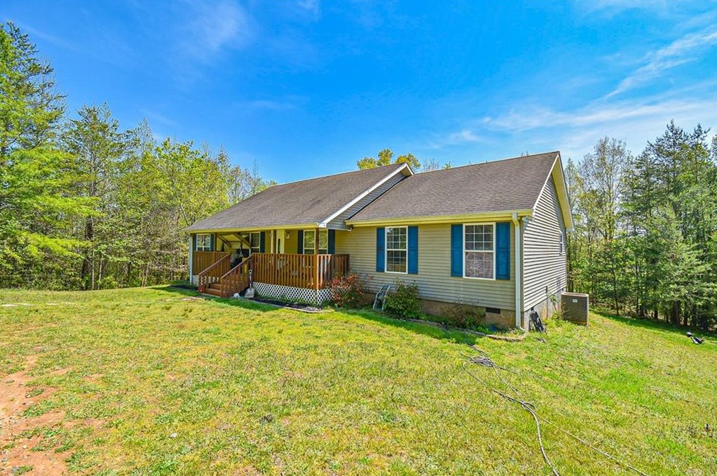 120 Limber Lost Trl, Cleveland, GA 30528