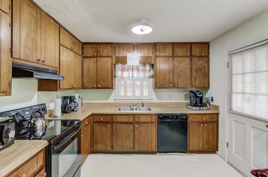 2625 Elkhorn Dr, Decatur GA  30034-2818 exterior