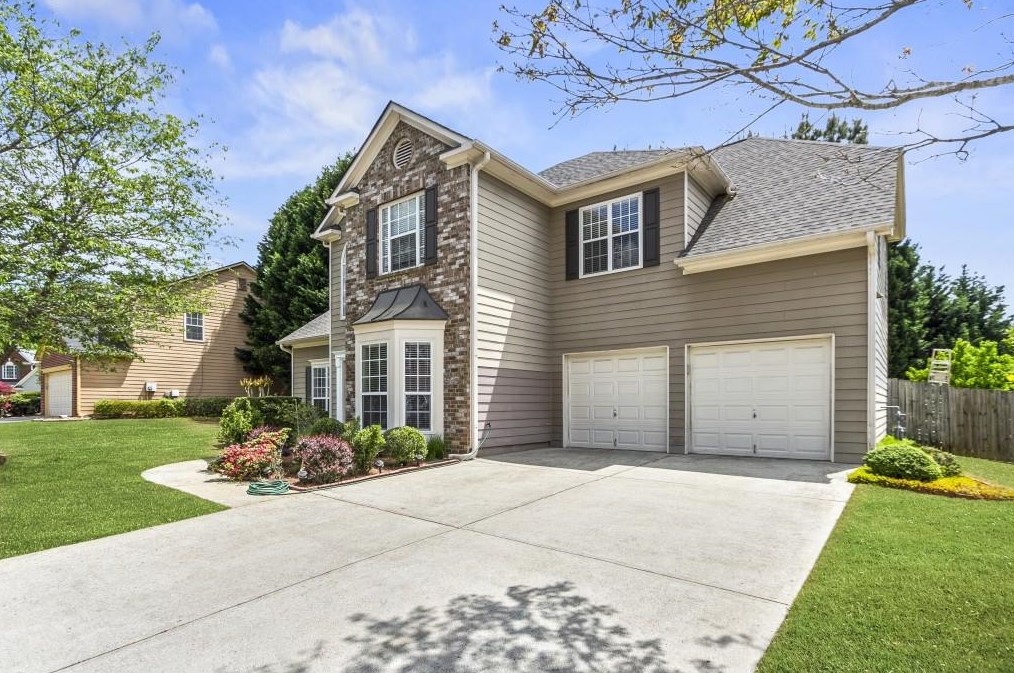 2961 Belfaire Lake Dr, Dacula, GA 30019-6727