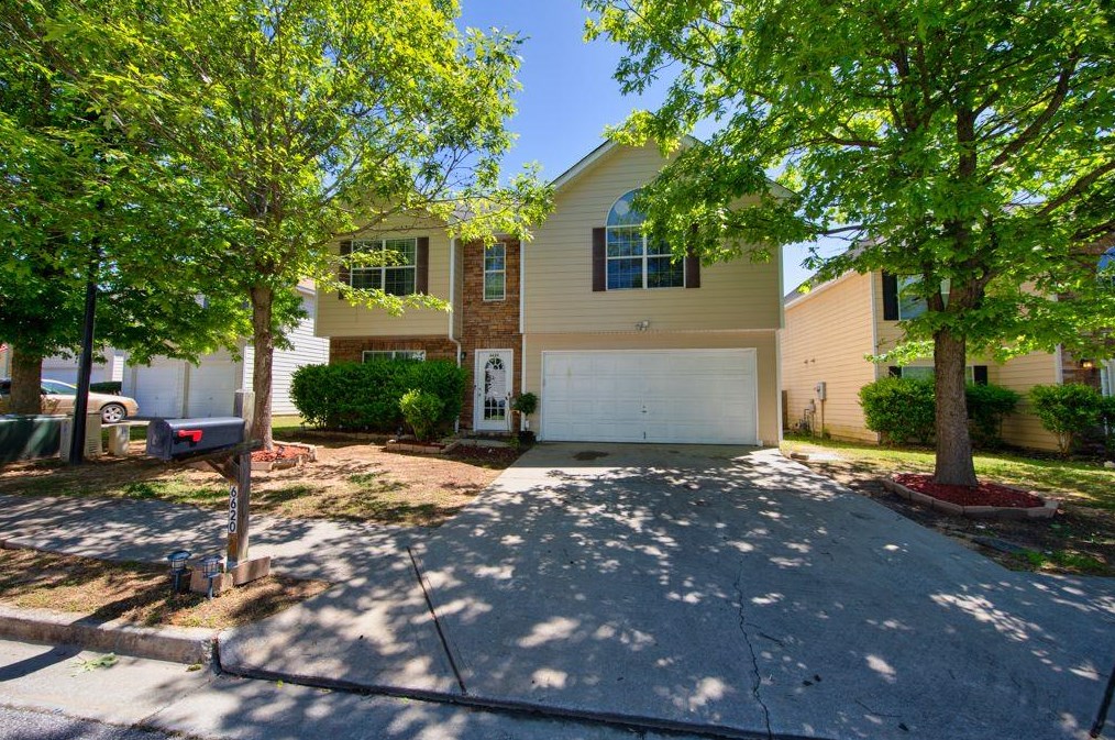 6620 Pamplona Pl, Atlanta GA  30349-8491 exterior