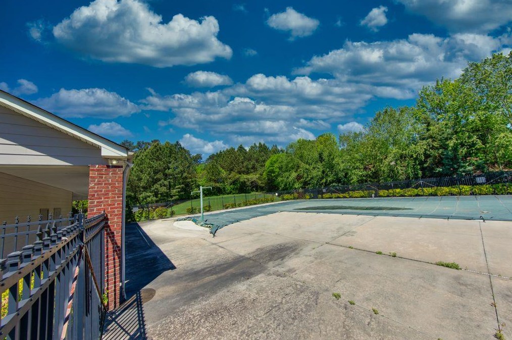 6620 Pamplona Pl, Atlanta GA  30349-8491 exterior